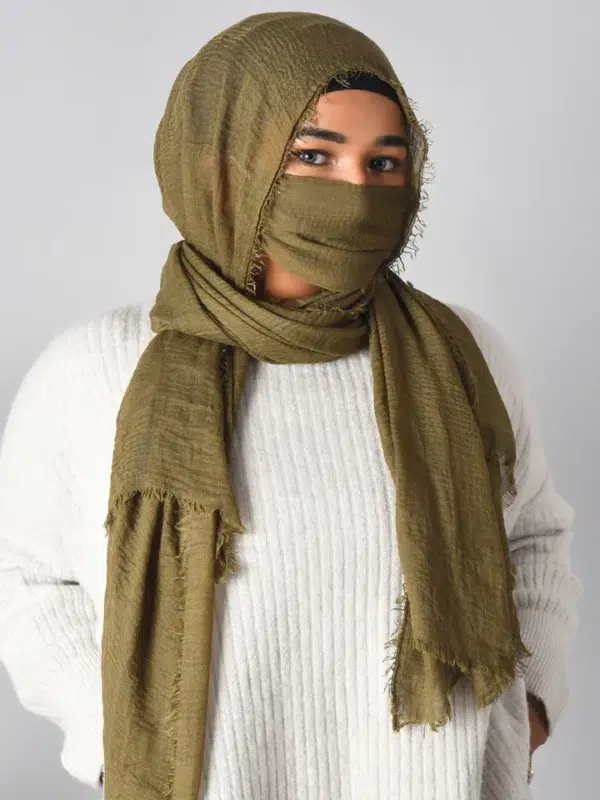 Mehandi Crinkle Cotton Daily Wear Hijab With Mask